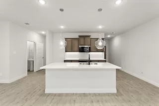 Photo #4: 21201145 Listing 