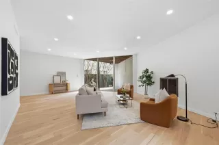 Photo #2: 21201742 Listing