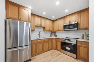 Photo #4: 21201742 Listing