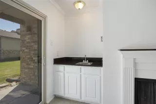 Photo #6: 21201981 Listing