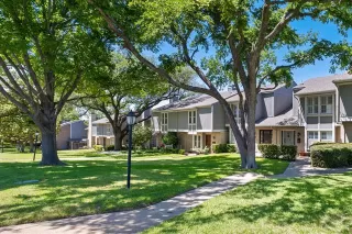 More Details about MLS # 21202730 : 7615 WOODTHRUSH DRIVE #15