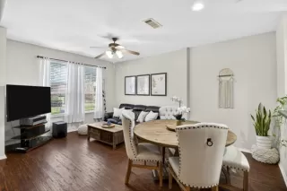 Photo #5: 21203045 Listing 