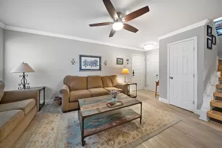 Photo #6: 21203399 Listing