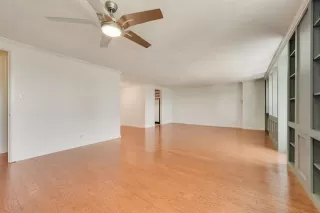 Photo #6: 21203792 Listing