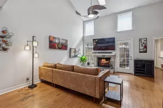 Photo #2: 21204325 Listing 