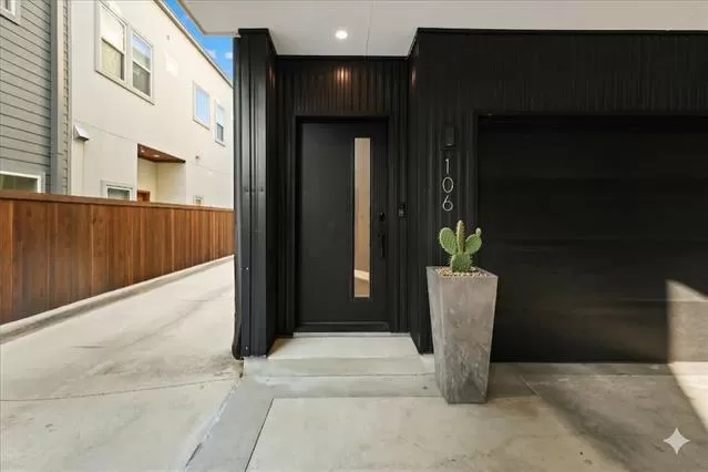 MLS: 21204354 Condo For Sale