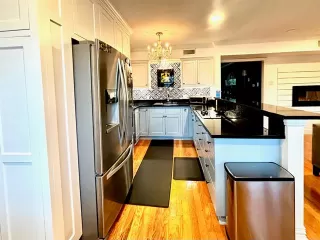 Photo #6: 21204815 Listing