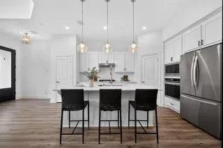 Photo #2: 21204851 Listing 