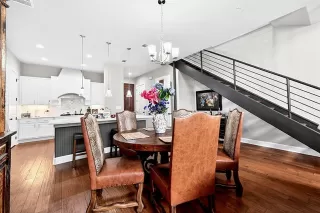 Photo #6: 21205302 Listing 