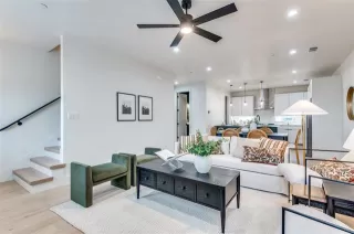 Photo #2: 21205517 Listing 