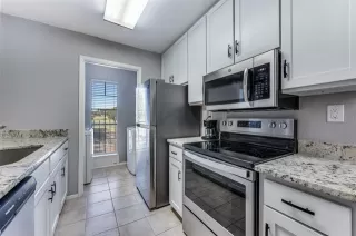 Photo #2: 21205748 Listing 