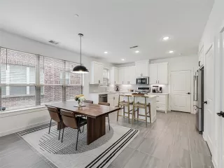 Photo #5: 21206056 Listing 