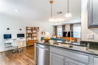 Photo #4: 21206553 Listing 