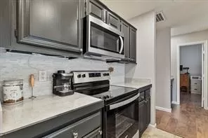 Photo #5: 21206743 Listing 