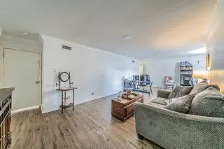 Photo #2: 21207223 Listing 