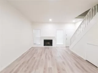 Photo #3: 21208335 Listing