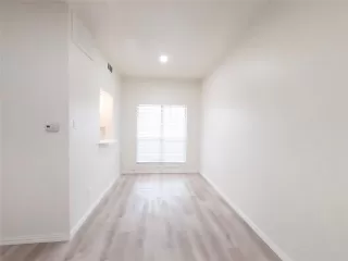 Photo #5: 21208335 Listing