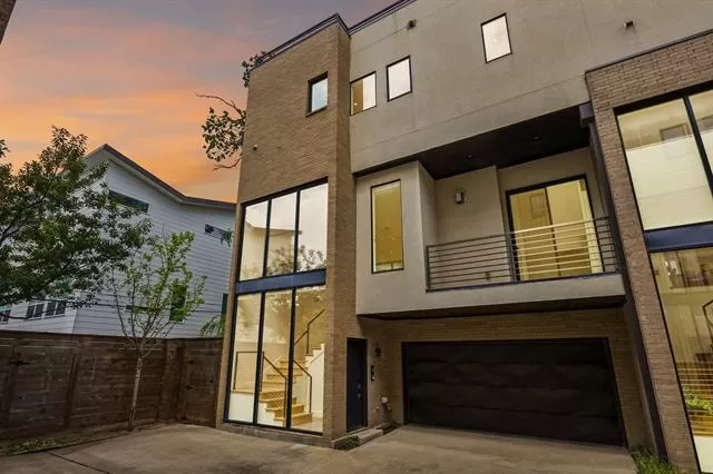 MLS: 21208676 Condo For Sale