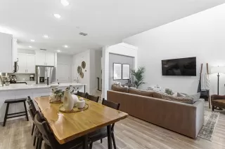 Photo #5: 21208775 Listing 