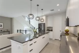 Photo #5: 21208892 Listing