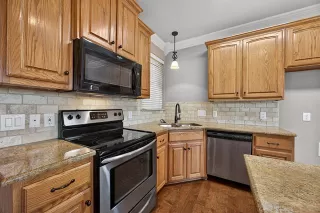 Photo #4: 21208906 Listing