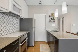 Photo #6: 21209162 Listing 