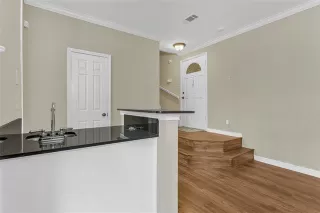 Photo #2: 21209229 Listing 