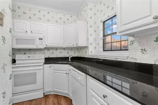 Photo #5: 21209229 Listing 