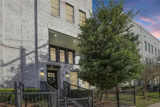 Photo #2: 21209338 Listing 