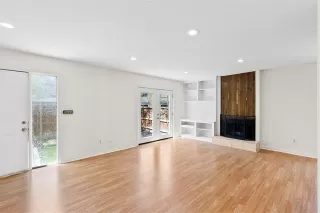 Photo #2: 21209477 Listing 