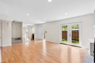 Photo #3: 21209477 Listing 