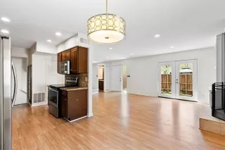 Photo #4: 21209477 Listing 