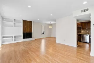 Photo #5: 21209477 Listing 