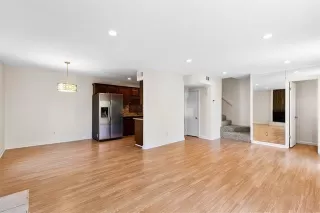 Photo #6: 21209477 Listing 