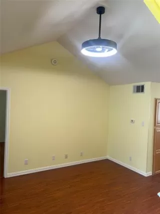 Photo #5: 21209689 Listing