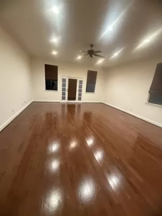 Photo #4: 21209930 Listing