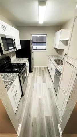 Photo #4: 21210611 Listing 