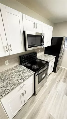 Photo #5: 21210611 Listing 