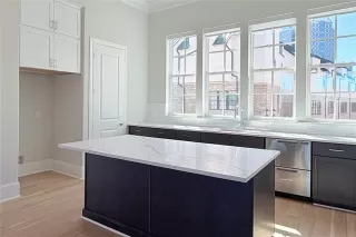 Photo #2: 21211811 Listing 