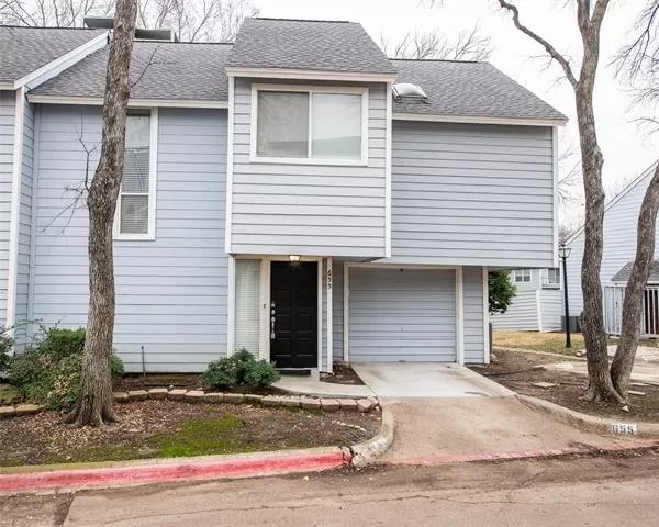 MLS: 21211992 Condo For Sale