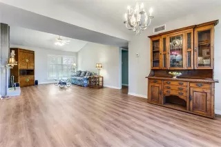 Photo #4: 21212052 Listing 