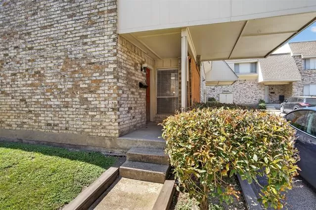 MLS: 21212198 Condo For Sale