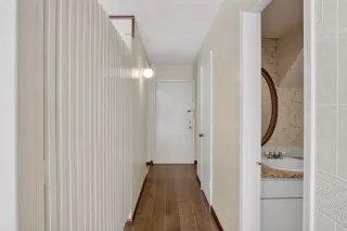 Photo #6: 21212198 Listing