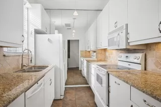 Photo #6: 21212268 Listing 