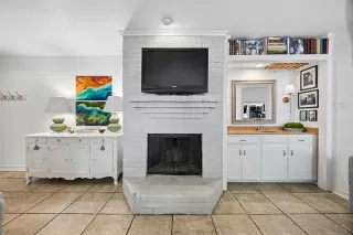 Photo #4: 21212391 Listing 