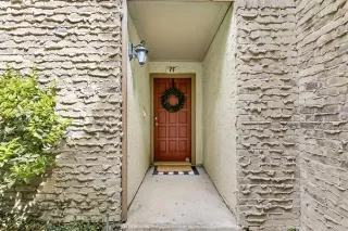 Photo #2: 21212542 Listing