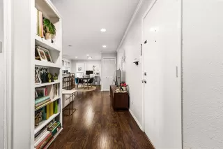 Photo #3: 21212542 Listing