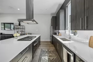 Photo #6: 21212758 Listing