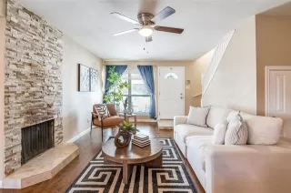 Photo #2: 21212933 Listing 