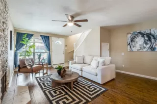 Photo #3: 21212933 Listing 